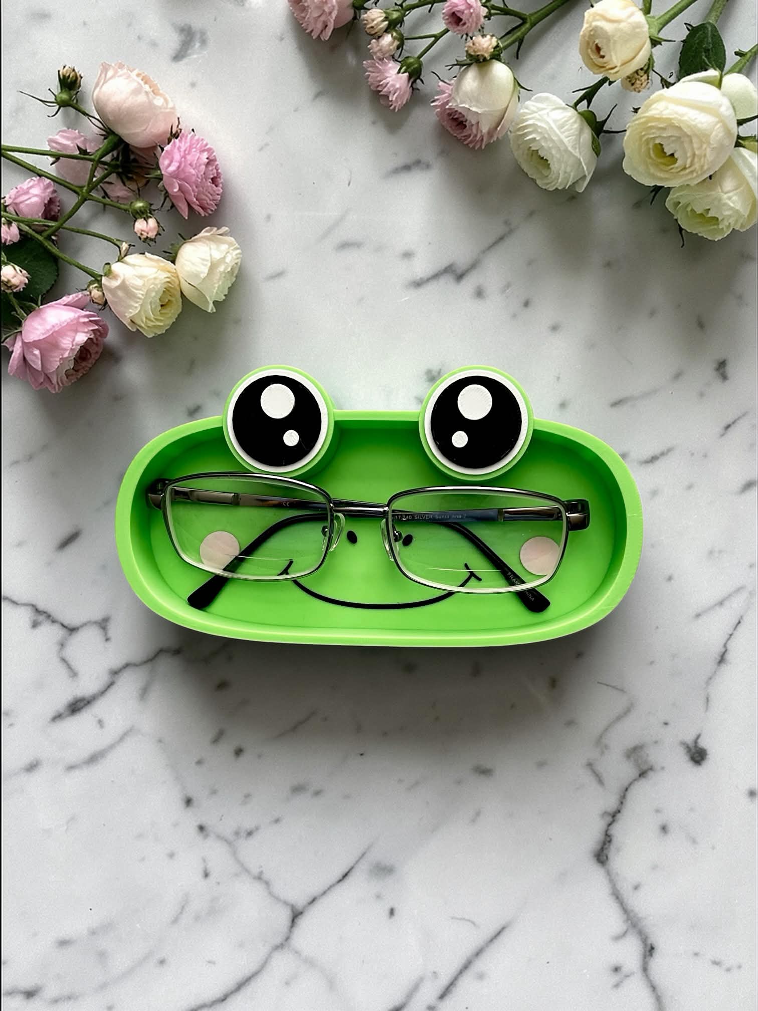 Frog Glasses Holder - Cute Eyewear Organizer Desk Decor